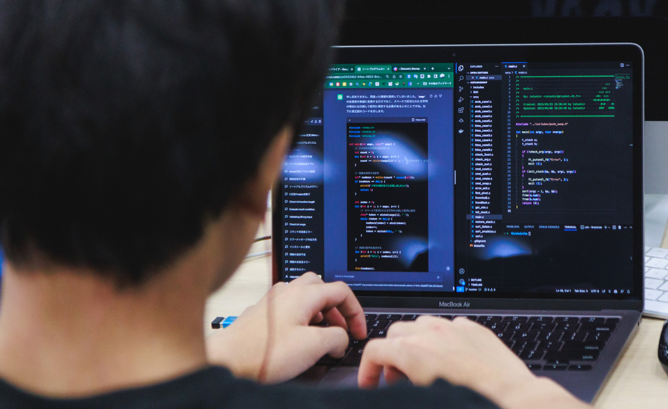 大手企業と共同開発した
実践的な技術課題に参加できる