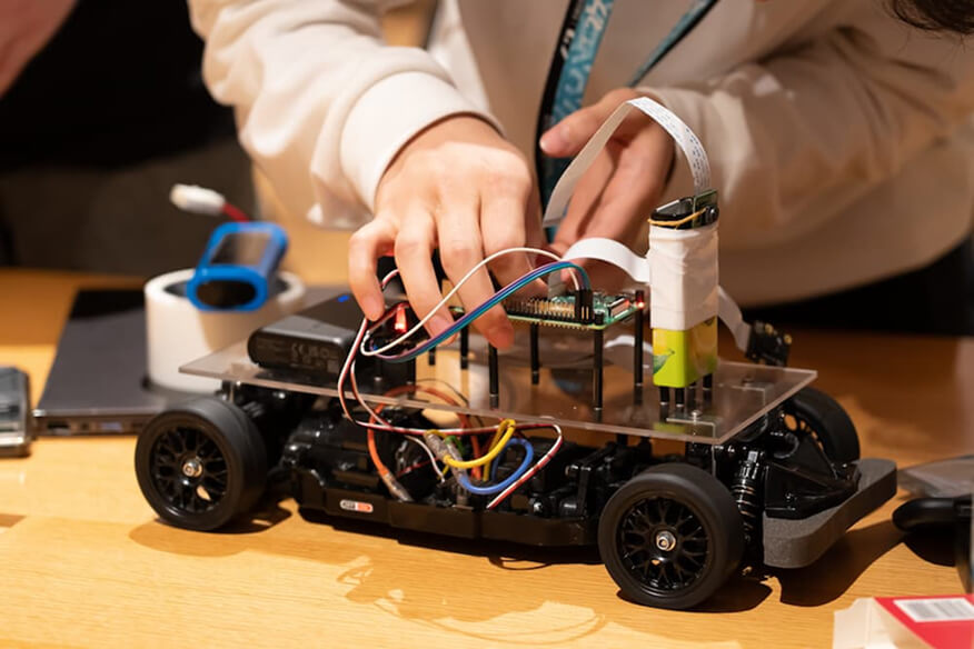 自動運転ミニカーバトルとは？